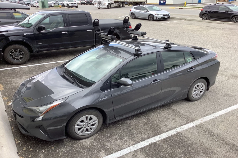 Toyota Prius v Base Roof Rack Systems installation