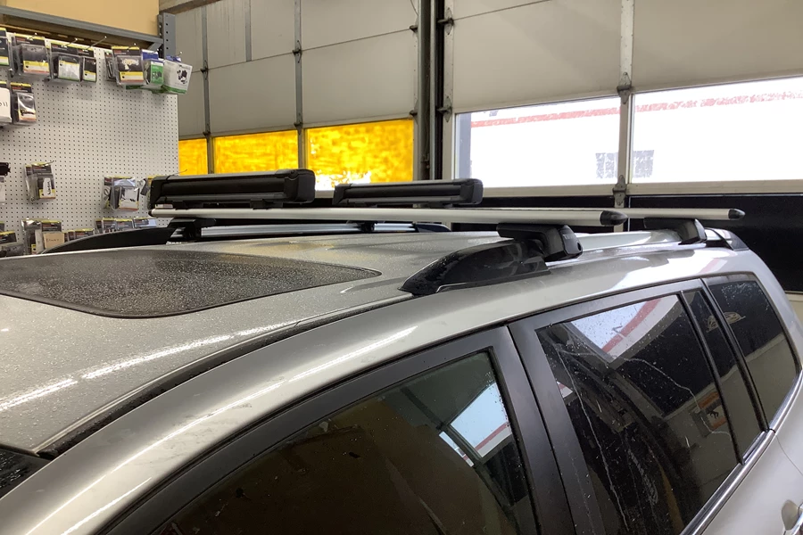 Toyota Highlander Hybrid Ski & Snowboard Racks installation
