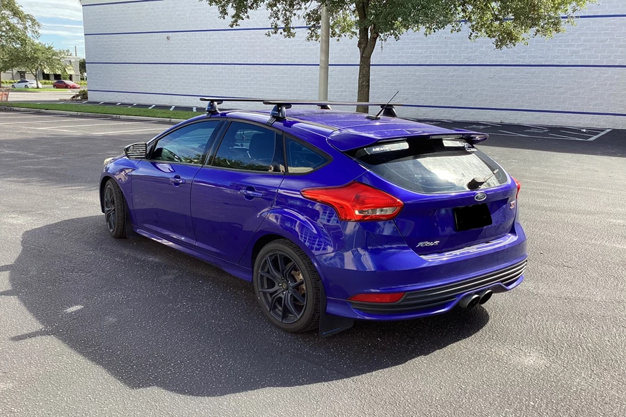 Ford Focus Base Roof Rack Systems installation