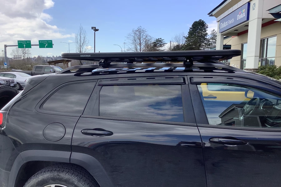 Jeep Cherokee / Wagoneer Base Roof Rack Systems installation