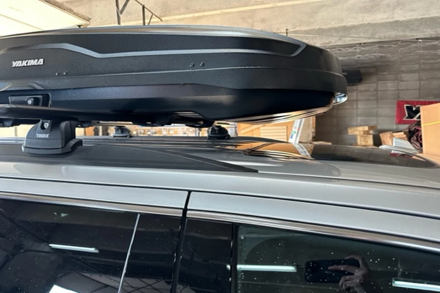 Chevrolet Suburban Cargo & Luggage Racks installation