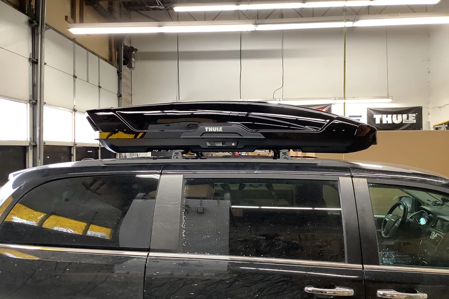 Chrysler Town and Country Cargo & Luggage Racks installation