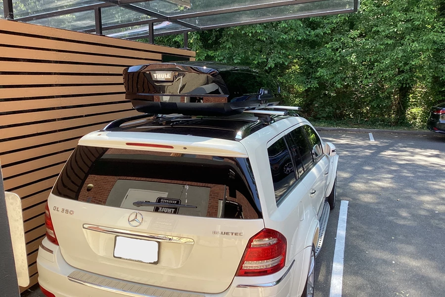 Mercedes-Benz GL-Class Base Roof Rack Systems installation
